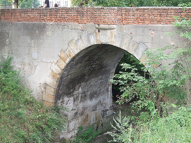423029899.jpg