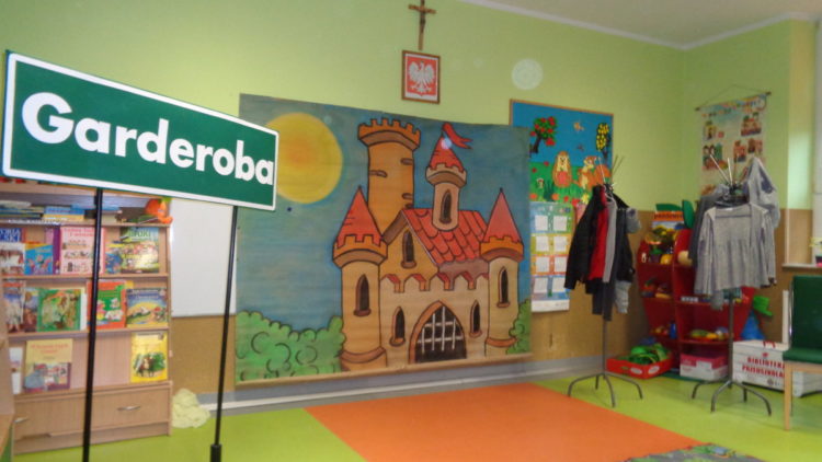 Przedstawienie teatralne pt.”Miasteczko zwane Garderobą”.