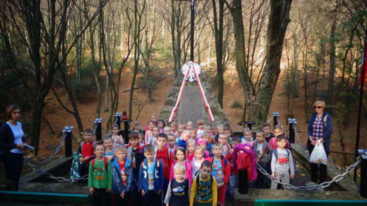 PIESZY RAJD PATRIOTYCZNY PRZEDSZKOLAKÓW
