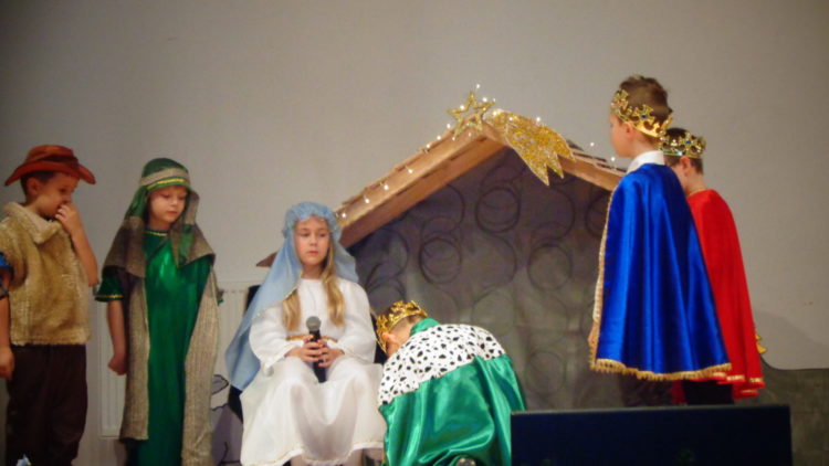 UDZIAŁ W XX PRZEGLĄDZIE KOLĘD, PASTORAŁEK I OBRZĘDÓW BOŻONARODZENIOWYCH GRUPY STARSZAKÓW Z PRZEDSZKOLA GMINNEGO W IWONICZU