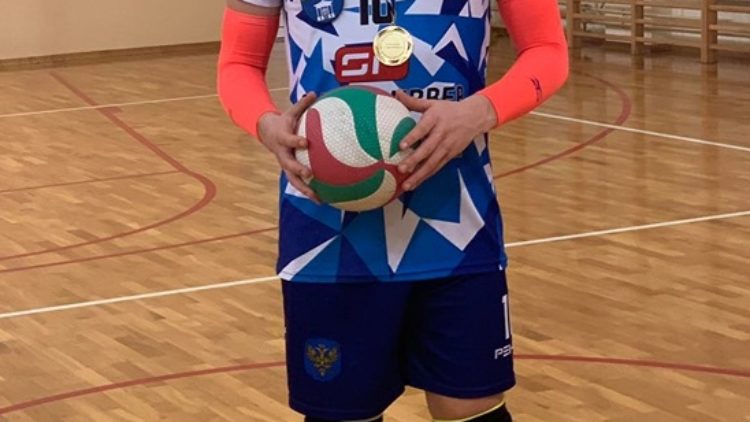Hubert Stareńczak z Iwonicza-Zdroju, wraz ze swoją drużyną TSV Sanok wywalczył awans do I Ligi Podkarpackiej w siatkówce