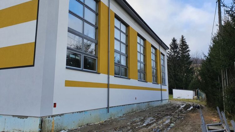 Pierwszy etap prac związanych z budową sali gimnastycznej w Lubatówce zakończony
