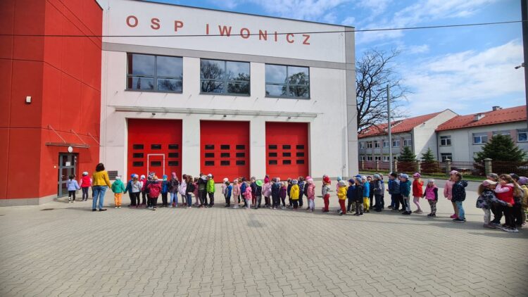 WIZYTA PRZEDSZKOLAKÓW W OSP IWONICZ