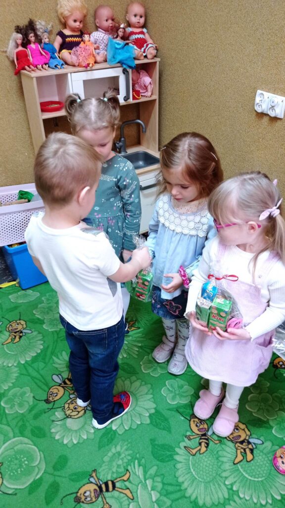 332578665_928136768224867_1104590877431310331_n