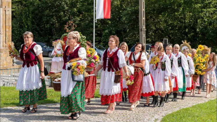 Dożynkowe dziękczynienie w Parafii pw. Św. Stanisława BM w Lubatowej