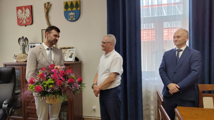 Pożegnanie odchodzącego na emeryturę wieloletniego pracownika Urzędu Gminy