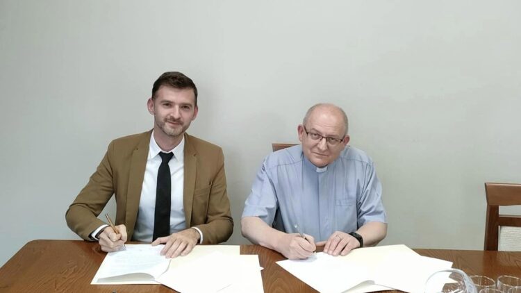 Podpisana została umowa dotacji dla parafii pw. Św. Iwona i Matki Bożej Uzdrowienia Chorych w Iwoniczu-Zdroju