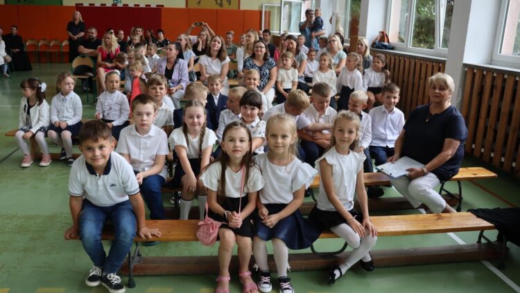 Inauguracja nowego roku szkolnego w SP w Iwoniczu