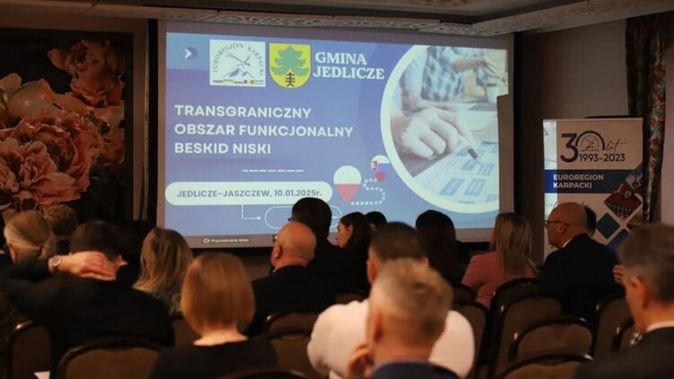 Konferencja o przyszłości Beskidu Niskiego w Jaszczwi