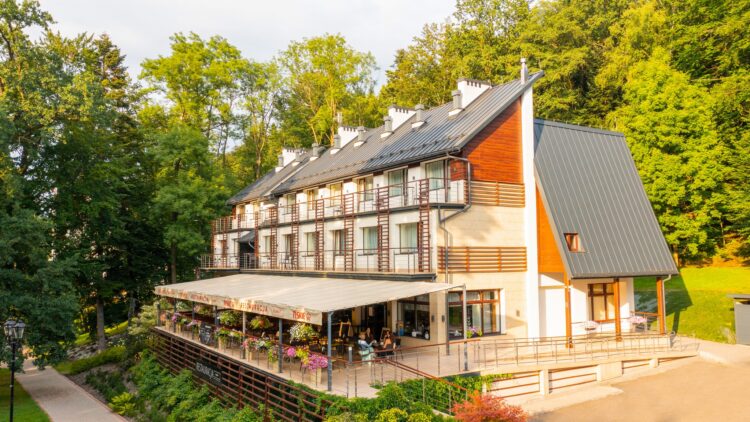 RESTAURACJA, KAWIARNIA I SANATORIUM Klimat – SMAK RELAKSU W SERCU IWONICZA-ZDROJU!