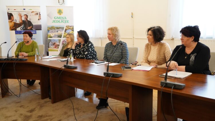 Spotkanie robocze dotyczące grantów w ramach Funduszy Europejskich dla Podkarpacia 2021-2027