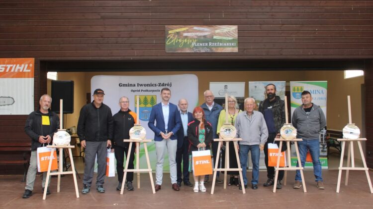 Rozpoczęliśmy V Jubileuszowy Plener Rzeźbiarski w Iwoniczu-Zdroju!