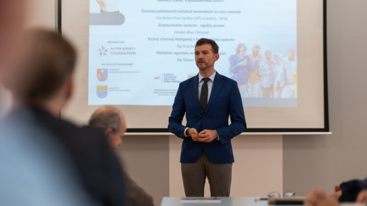 Konferencja „Bezpieczni Seniorzy na Podkarpaciu” w Iwoniczu – wiedza, bezpieczeństwo i integracja!