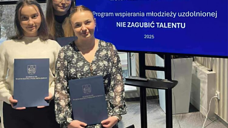 „Nie zagubić talentu” – wyjątkowe wyróżnienie dla uczennic z Zespół Szkół Gastronomiczno-Hotelarskich w Iwoniczu-Zdroju!