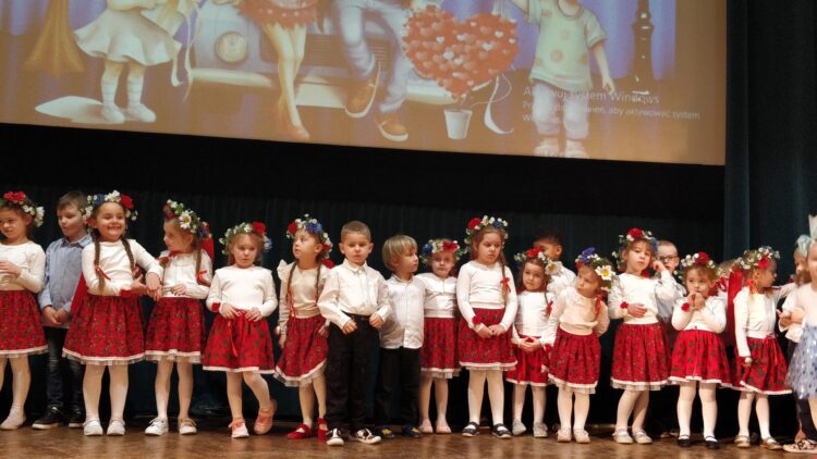 Święto Babci i Dziadka w Przedszkolu Gminnym im Jana Pawła II w Iwoniczu – Zdroju