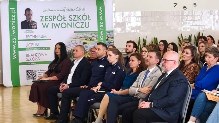 Zauważ. Zapytaj. Zaakceptuj. Zareaguj