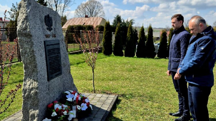 PAMIĘĆ, KTÓRA ZOBOWIĄZUJE