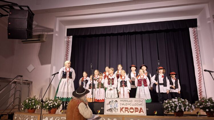 Wielki sukces naszych artystów podczas XXIII Przeglądu Pieśni i Muzyki Ludowej „XLII KROPA” w Korczynie!